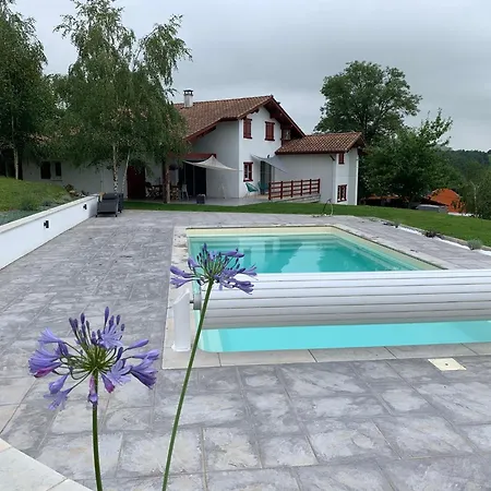 Le Cocon Laina Piscine & Optionnel Apartment